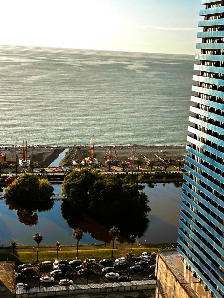 Apartment Twin Towers David Batumi Eksteriør billede