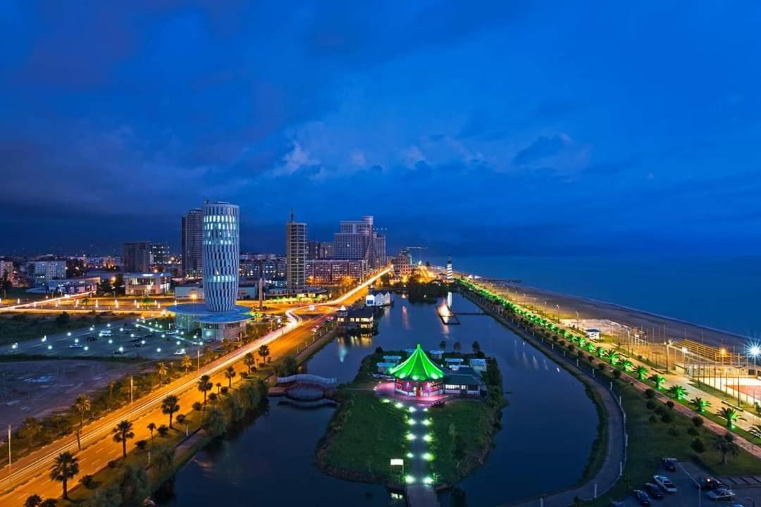 Apartment Twin Towers David Batumi Eksteriør billede